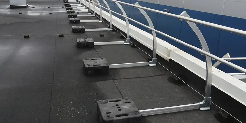 Barrial-Geländer – Schutz für Dachrand selbsttragend